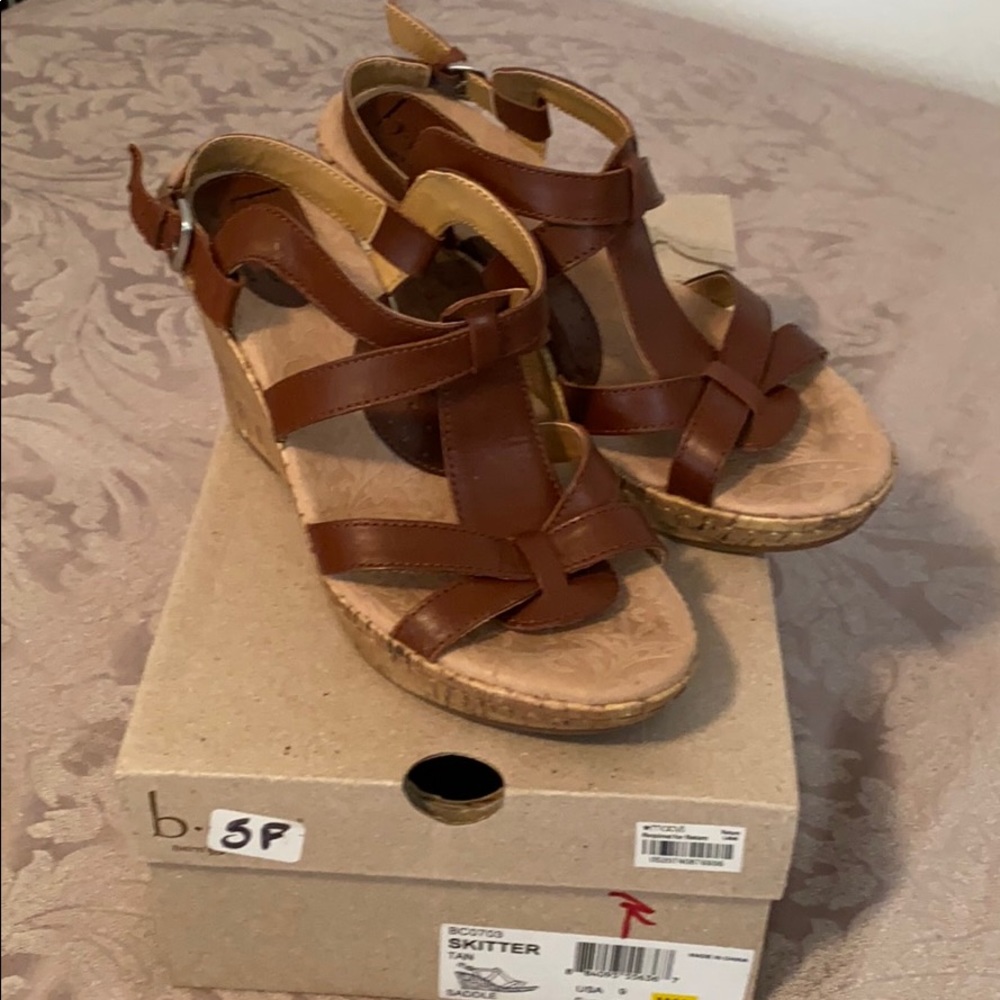 BOC (Born) women’s brown Skitter sandals size 9